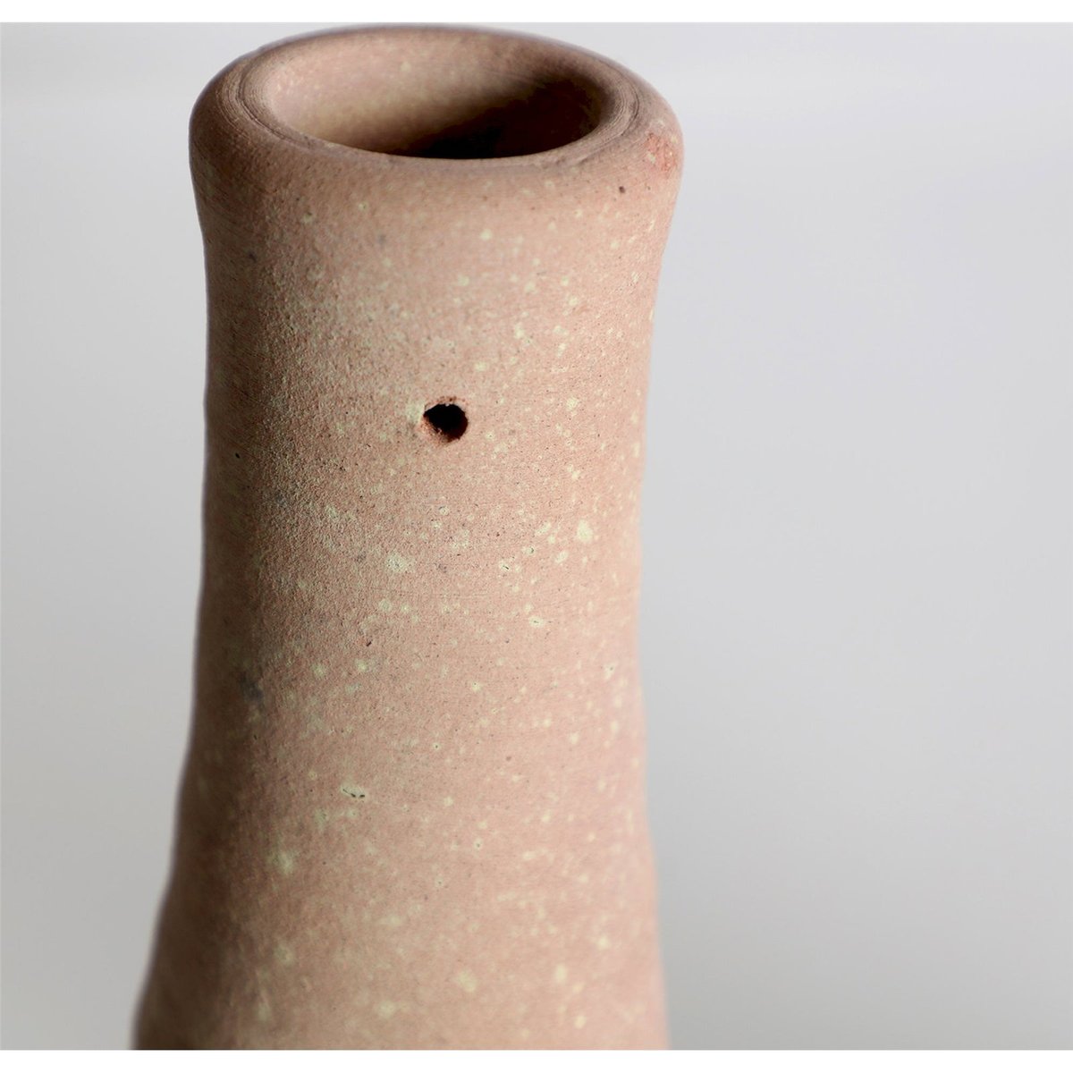 Vase en argile fait main brun rosé, RECOLLECTION