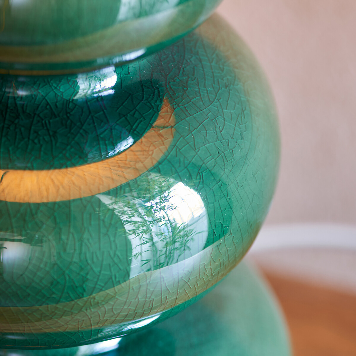 Marlow Table Lamp in Green Reactive Glaze green, ÉDITÉ