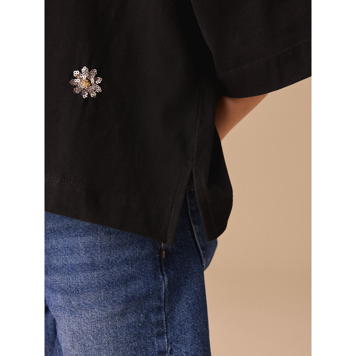 T-shirt droit oversize à sequins fleur noire, NEXT