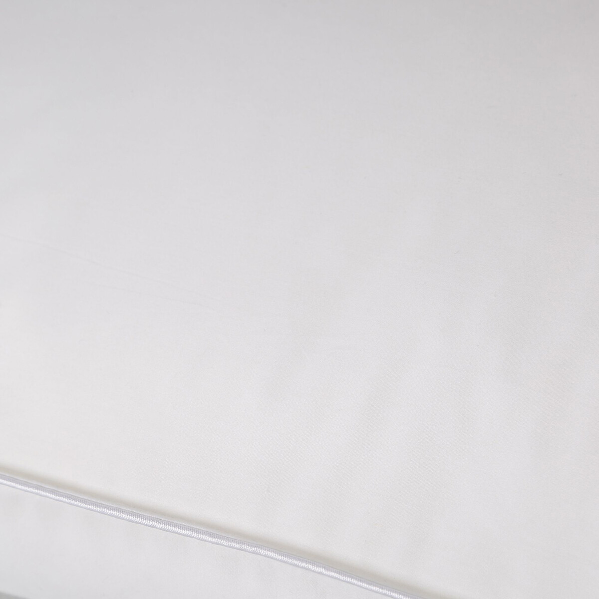 Dual Support Memory Foam Pillow white, THE FINE BEDDING COMPANY