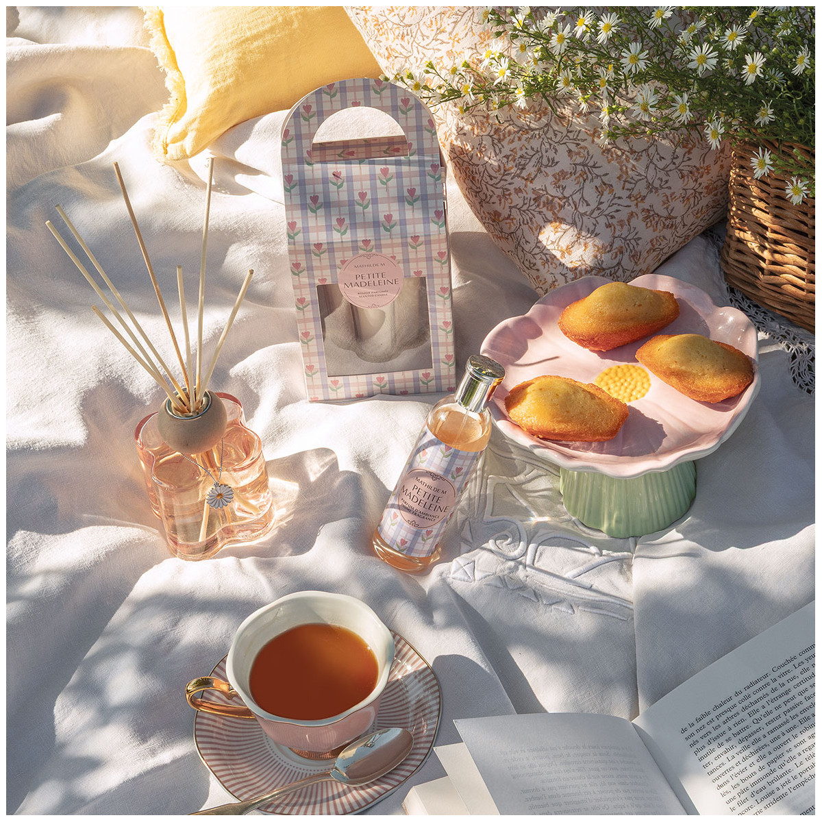 Bougie parfumée Gourmandises d'Été - PETITE MADELEINE rose, MATHILDE M