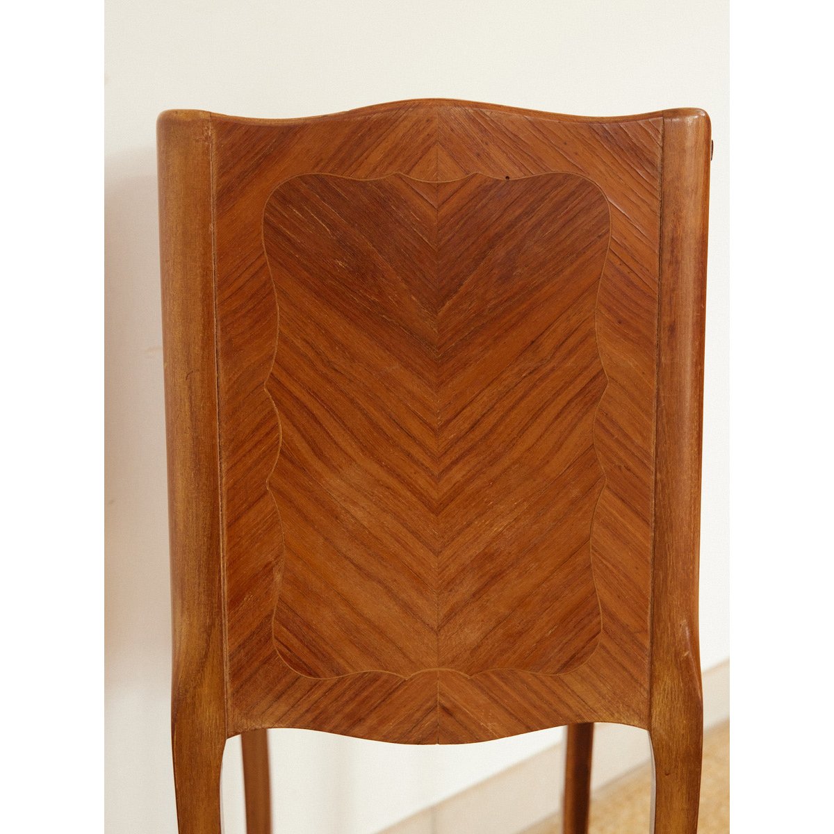 Table de chevet en bois Odile N°1622 - Bon état bois clair, DEBONGOUT