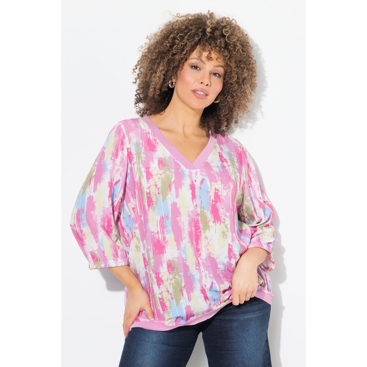Blouse en crêpe. Base bord-côte. Décolleté rose frais, ULLA POPKEN