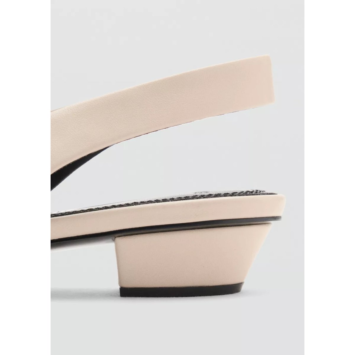 Chaussures pointues talon écru, MANGO
