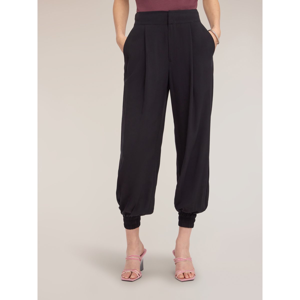 Pantalon avec poignets au bas noir, MOTIVI