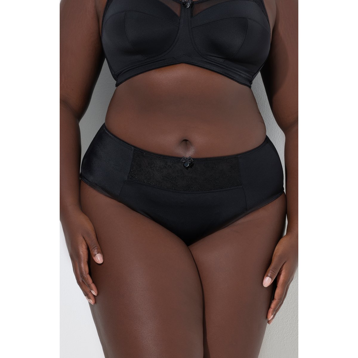 Culotte midi, empiècement brodé noir, ULLA POPKEN