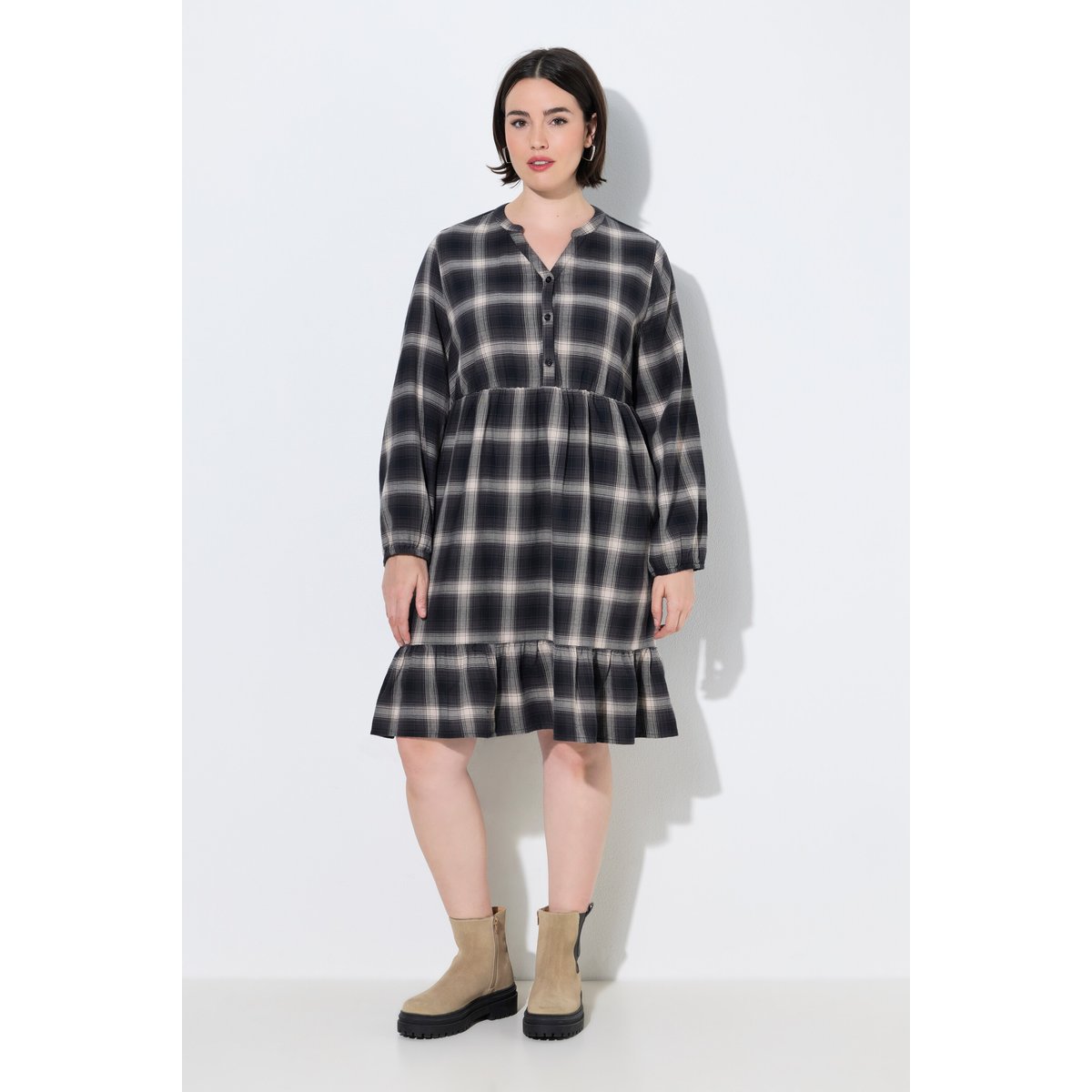 Robe en flanelle à carreaux noir, ULLA POPKEN