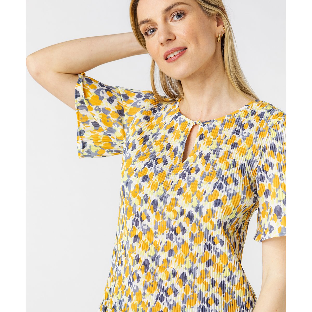 Top plissé en crêpe jaune imp., DAMART