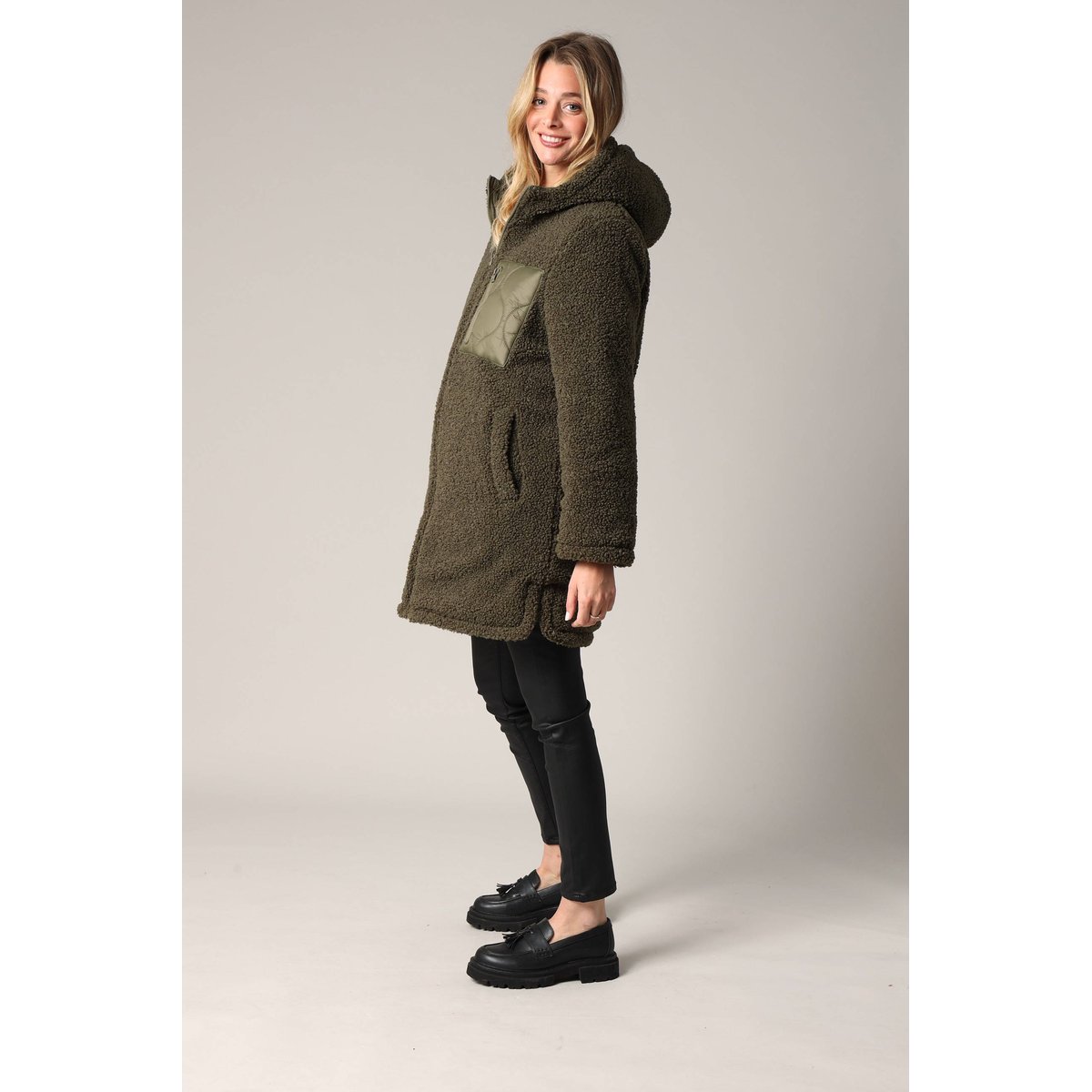 Manteau réversible en sherpa et tissu matelassé EDWINA dark khaki, DEELUXE