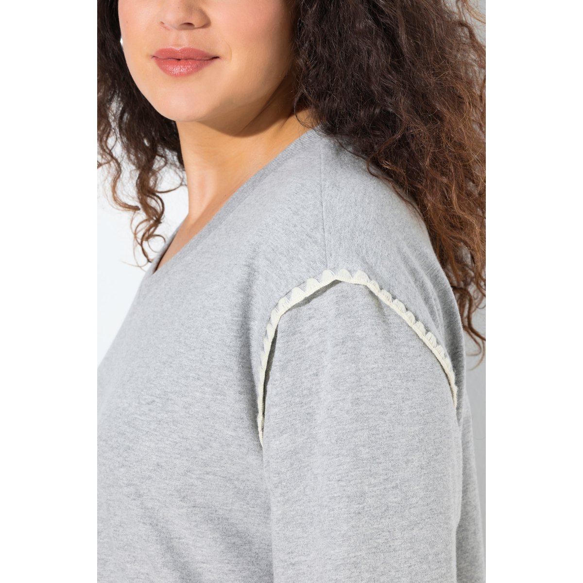 Sweat-shirt oversize à col en V et manches gris clair chiné, ULLA POPKEN