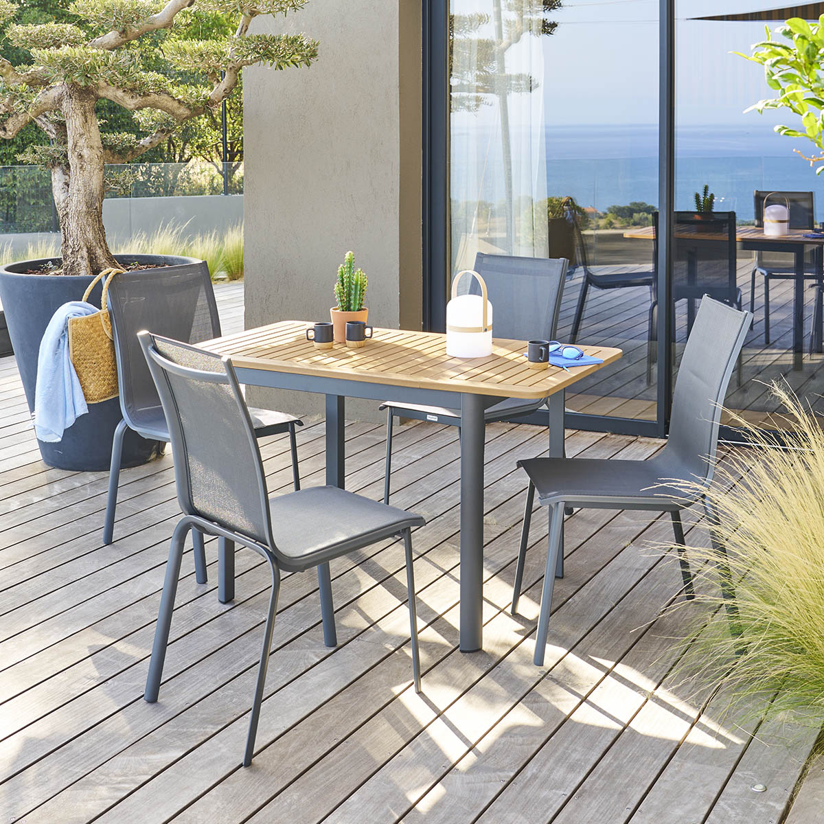 Table de jardin extensible 4 places en aluminium et eucalyptus FOLYA beige, HESPERIDE