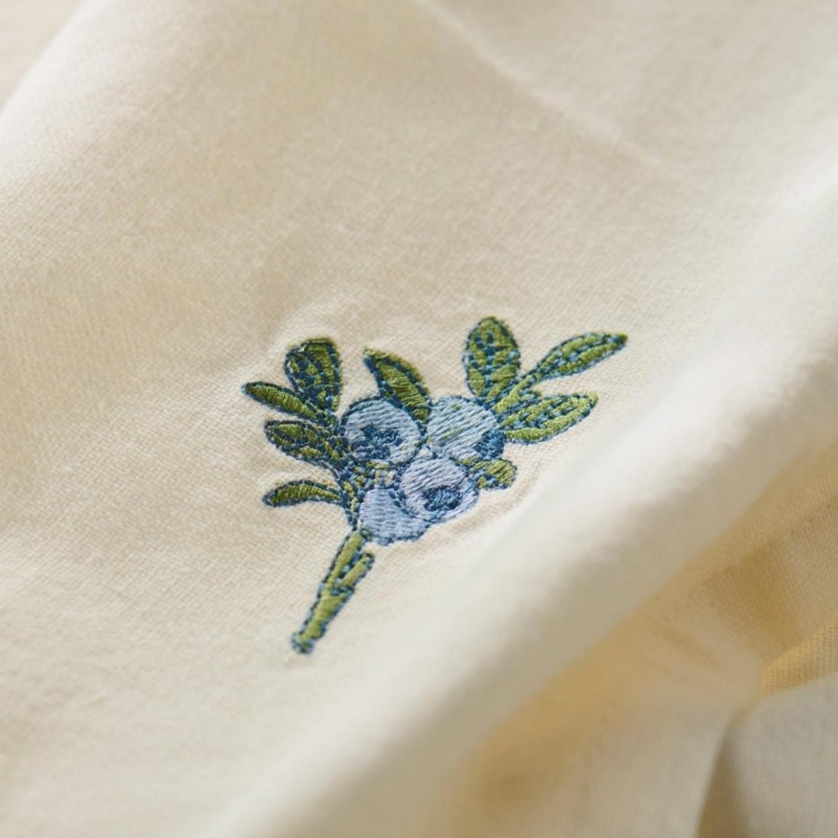 Serviette de table broderie myrtille coton SUMMER VIBES bleu, IB LAURSEN