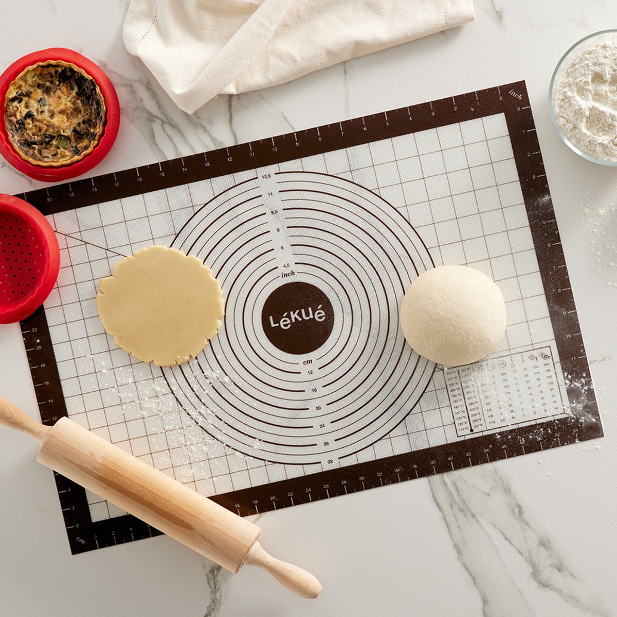 Tapis pâtissier 60x40 cm noir, LEKUE