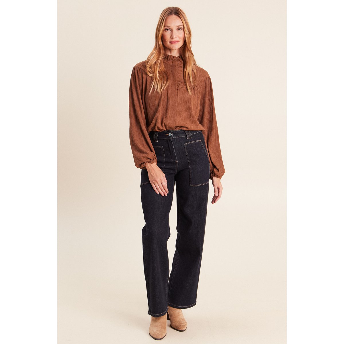 Blouse droite plissée col montant marron foncé, BREAL