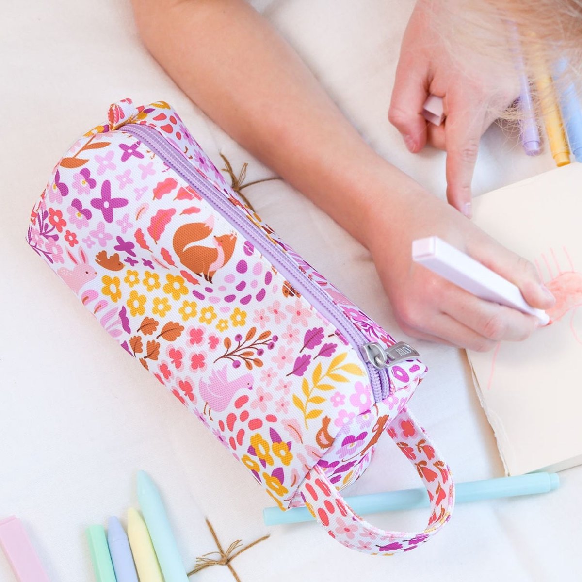 Trousse violet, blanc, jaune, A LITTLE LOVELY COMPANY