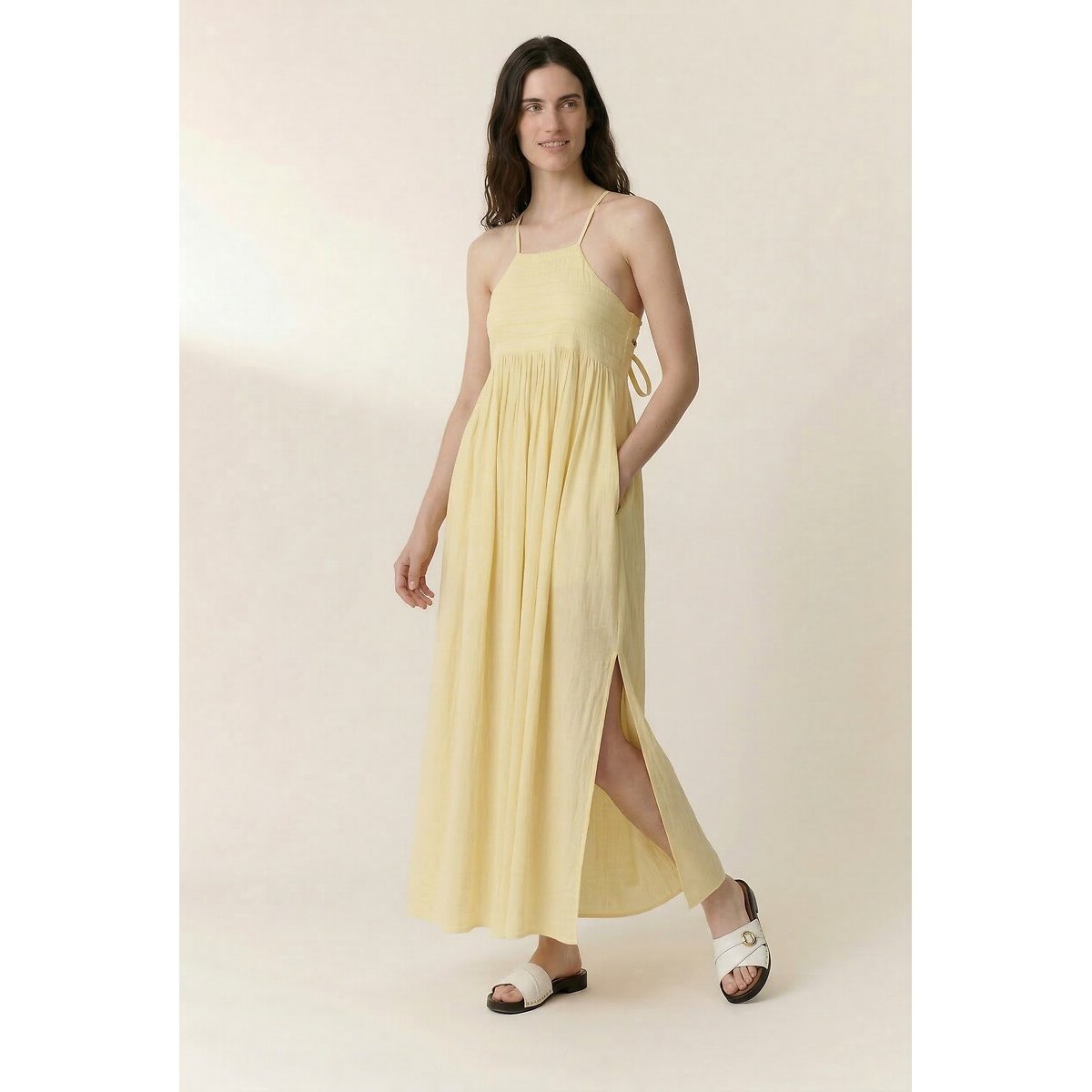 Robe longue à fines bretelles évasée, ROMEE jaune clair, LEON & HARPER