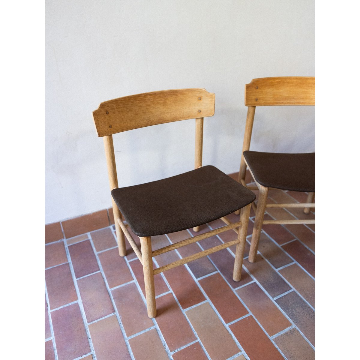 Paire de chaises Magnus Olesen Alma N°1796 - Bon état bois clair, DEBONGOUT