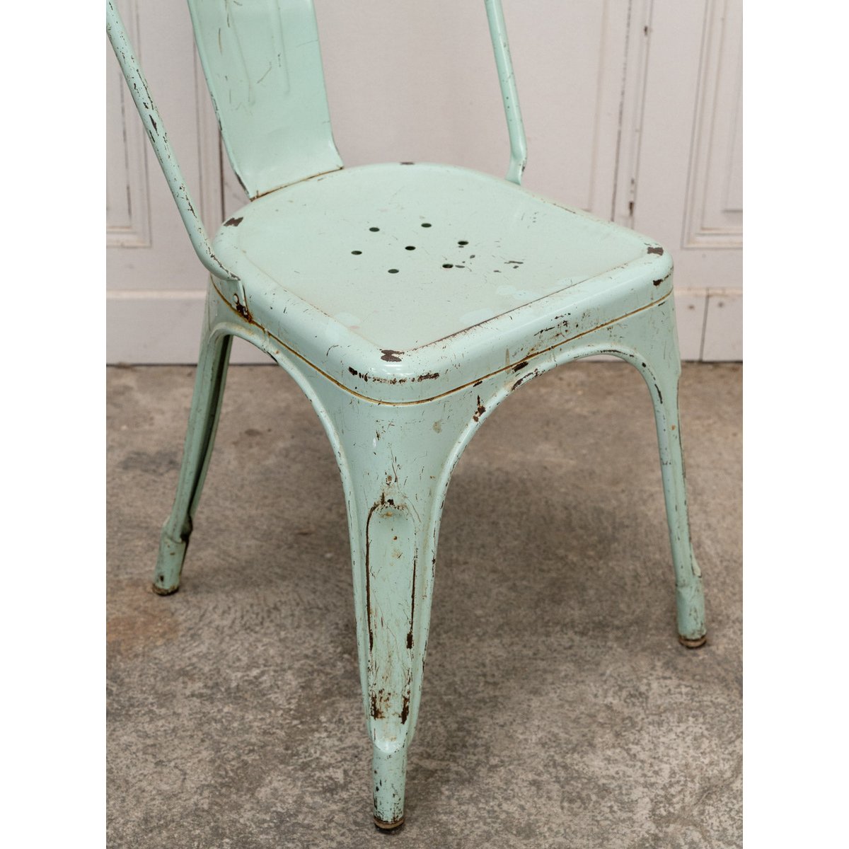 Chaise Tolix en métal vert menthe Alma N°1699 - Bon état vert, DEBONGOUT