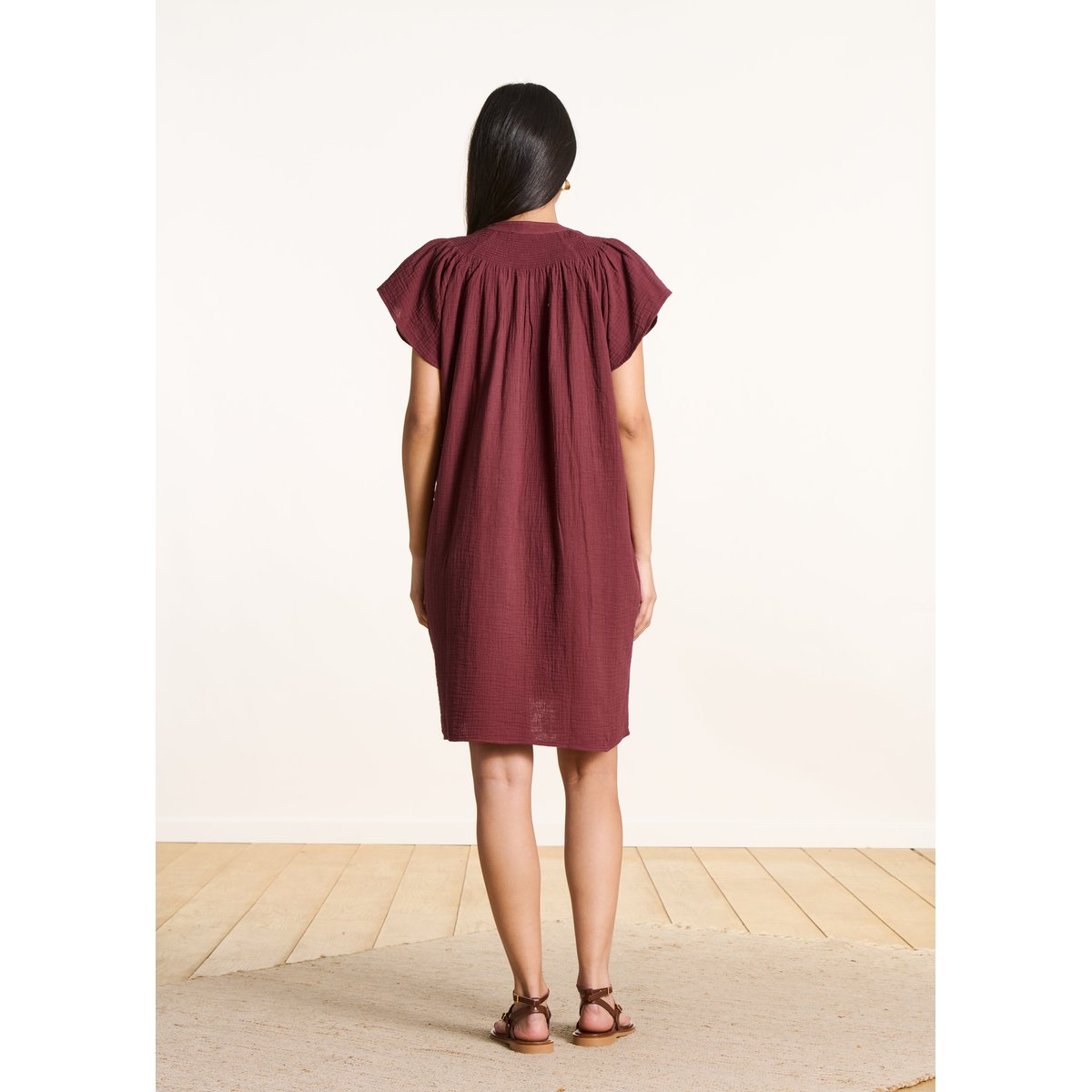 Robe courte en gaze de coton brodée col V mahogany, LA FEE MARABOUTEE