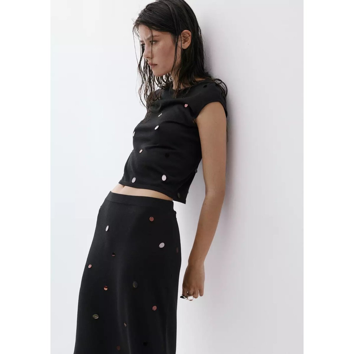 Top manches courtes à paillettes noir, MANGO