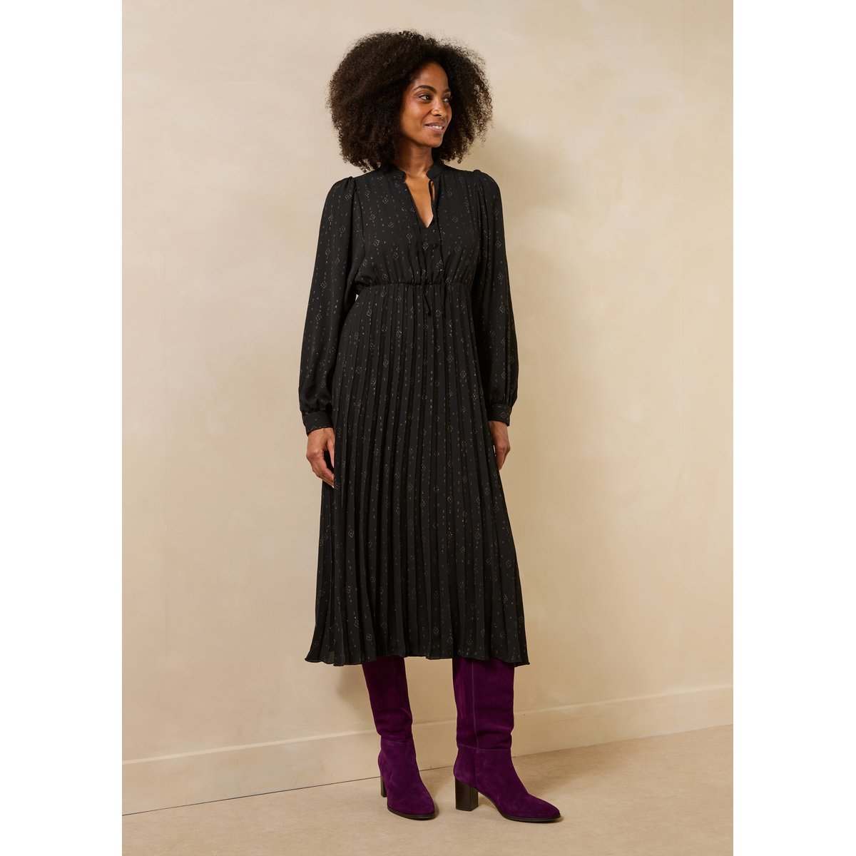 Robe longue manches longues encolure tunisienne noir, LA FEE MARABOUTEE