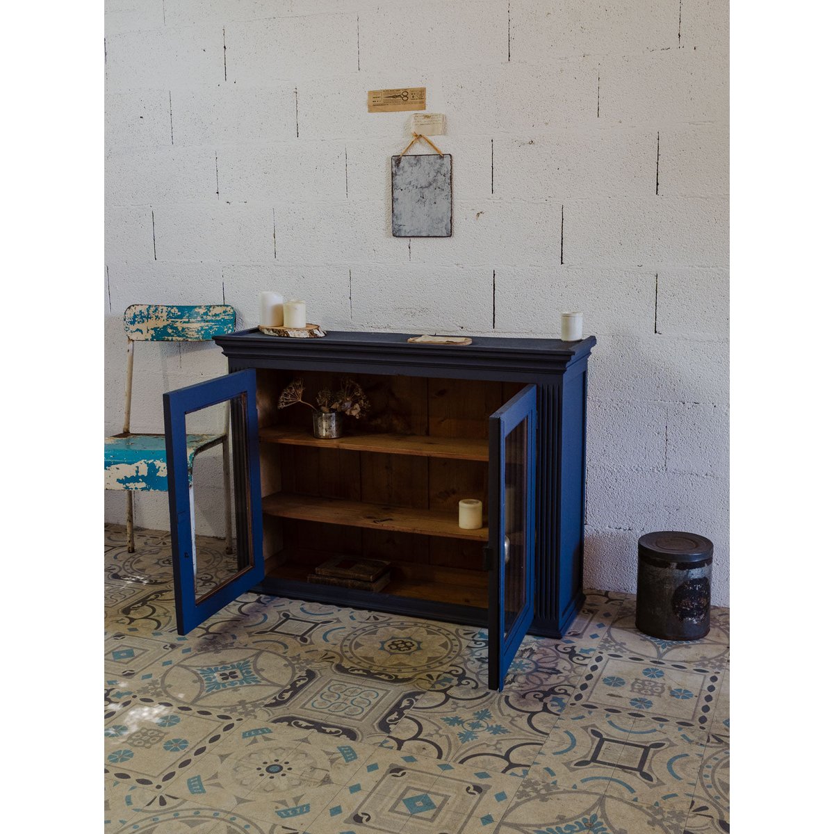 Vitrine en bois bleu foncé Victoria N°230 - Bon état bleu foncé, DEBONGOUT