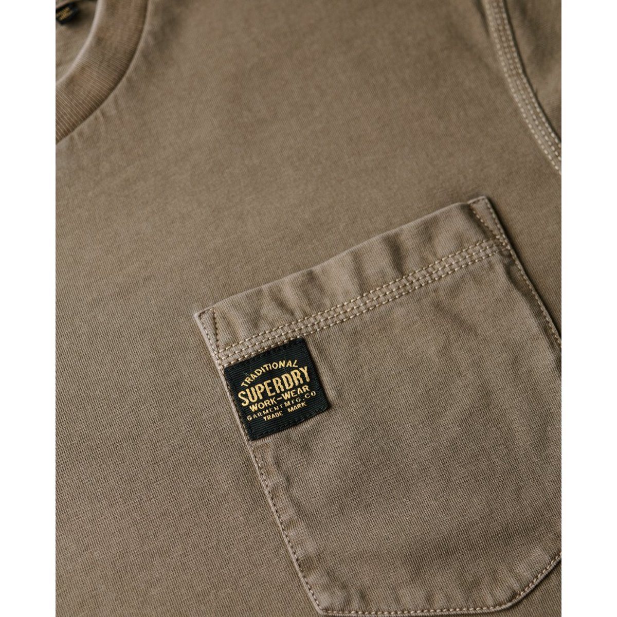 T-shirt à poche et surpiqûre contrastée marron morille délavé, SUPERDRY