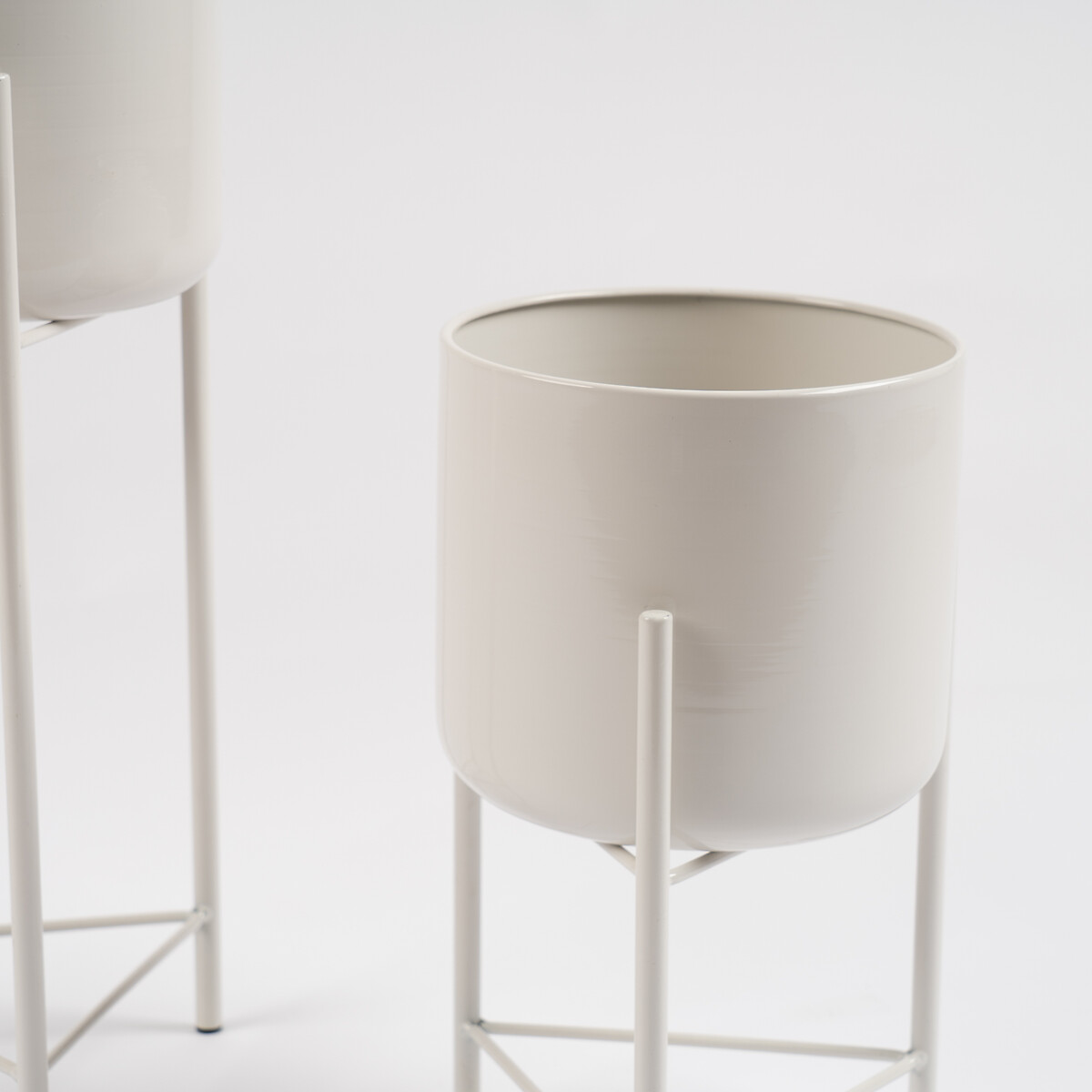 Set of 2 Indoor/Outdoor Metal Planters beige, SO'HOME