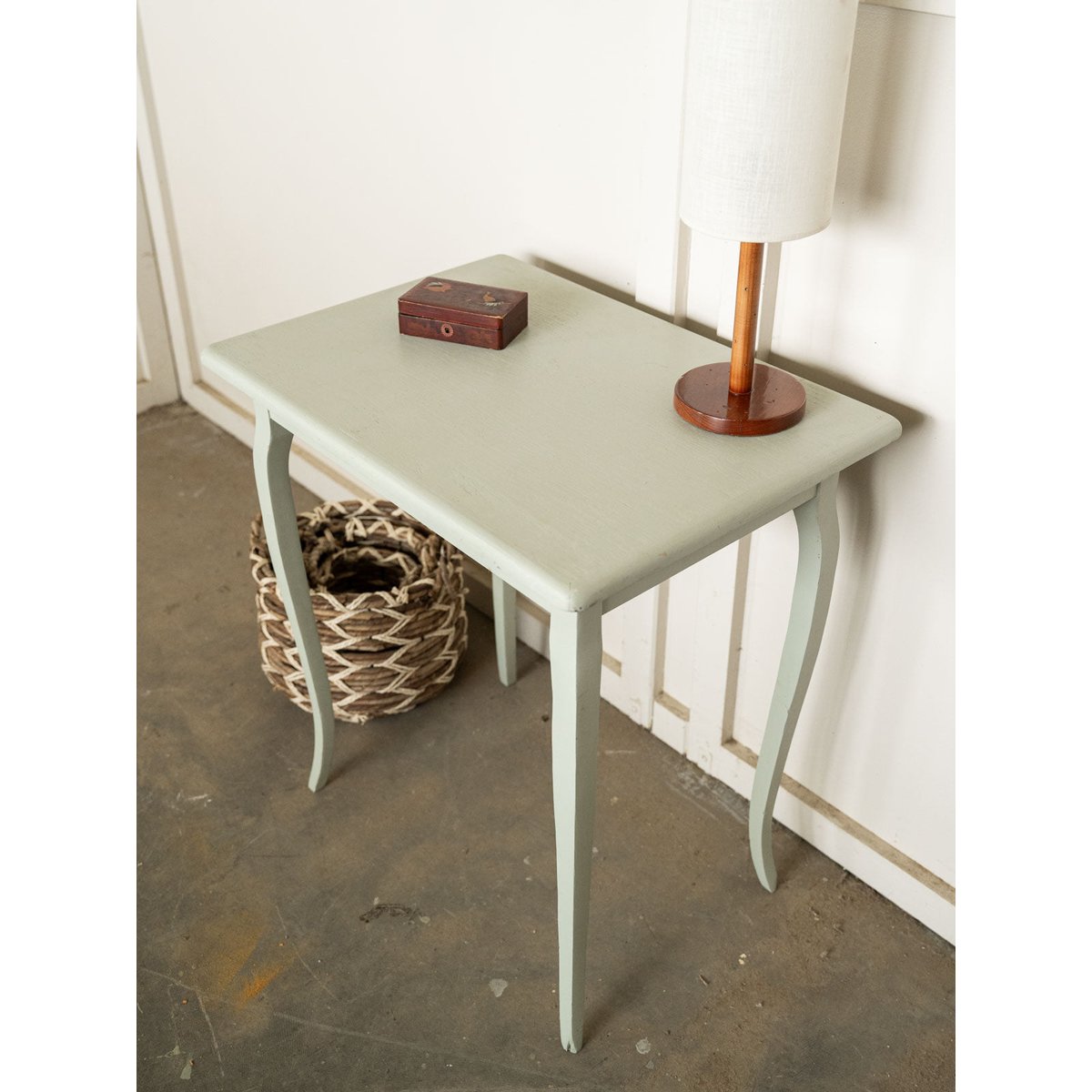 Petite table d'appoint Francine N°1591 - Bon état gris, DEBONGOUT