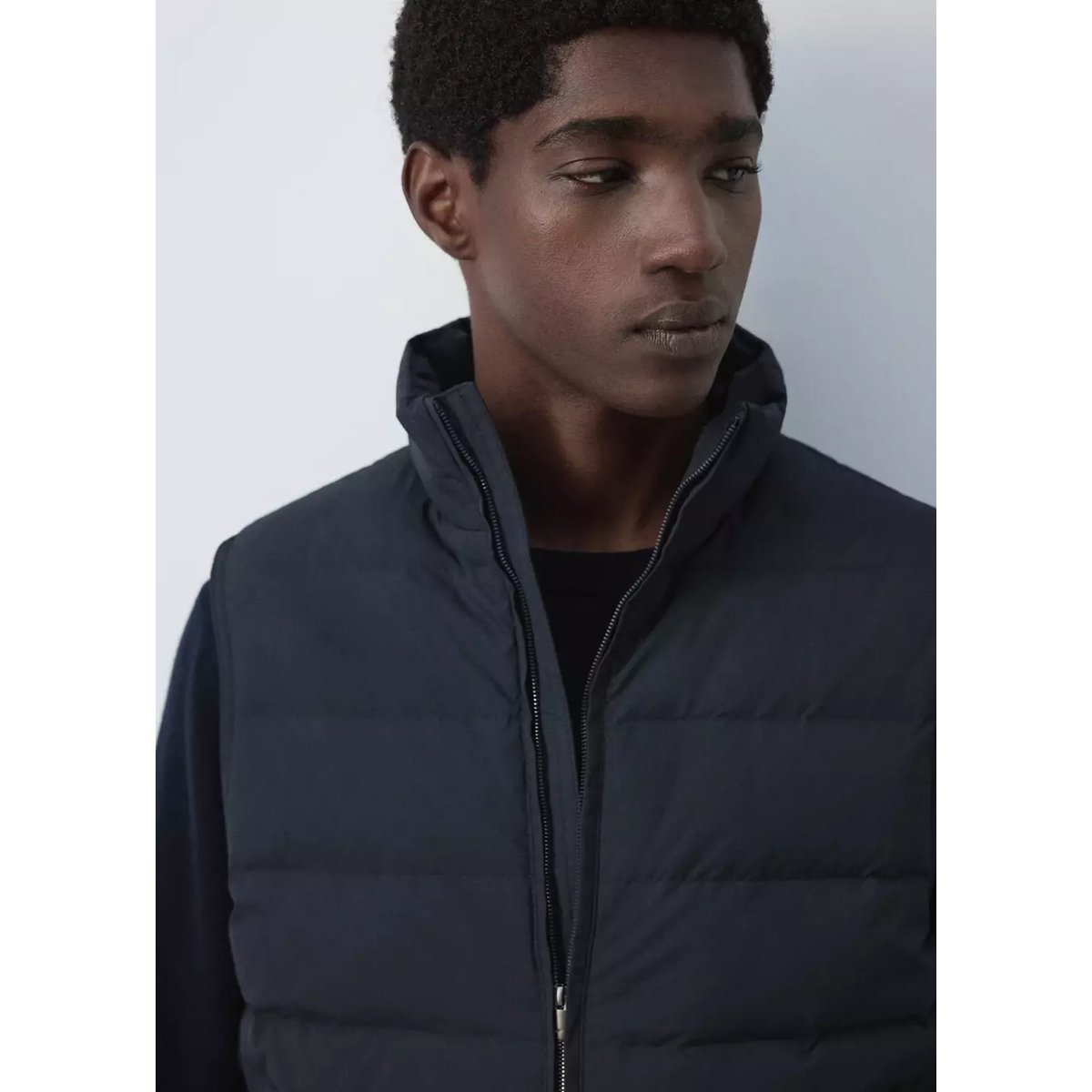 Gilet matelassé en duvet déperlant bleu nuit, MANGO MAN