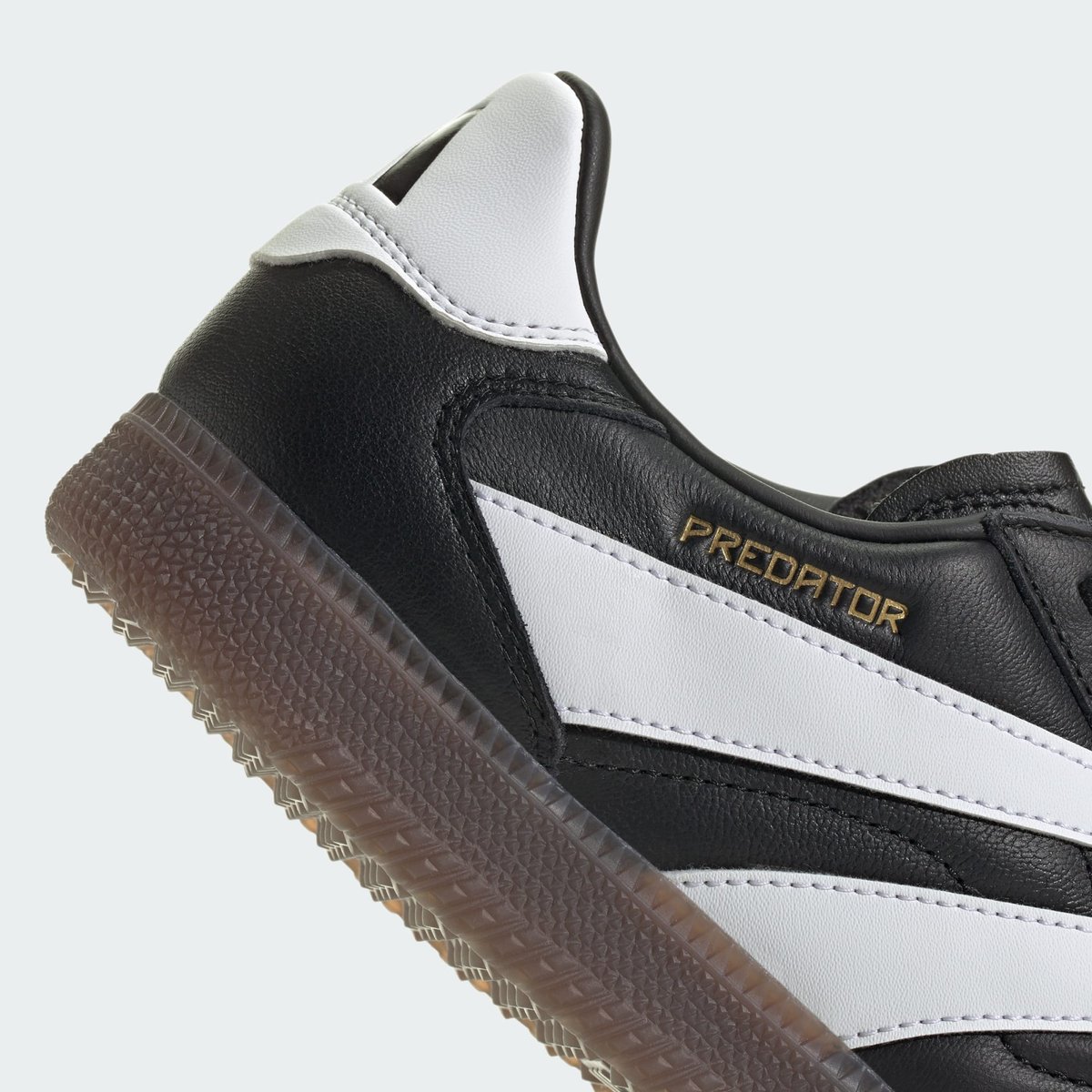 Chaussure Predator Freestyle Indoor Chaussure Predator Freestyle Indoor core black / cloud white / gold metallic, adidas Performance
