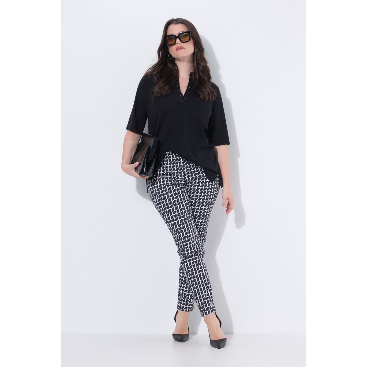 Pantalon jambe droite, motif graphique noir, ULLA POPKEN