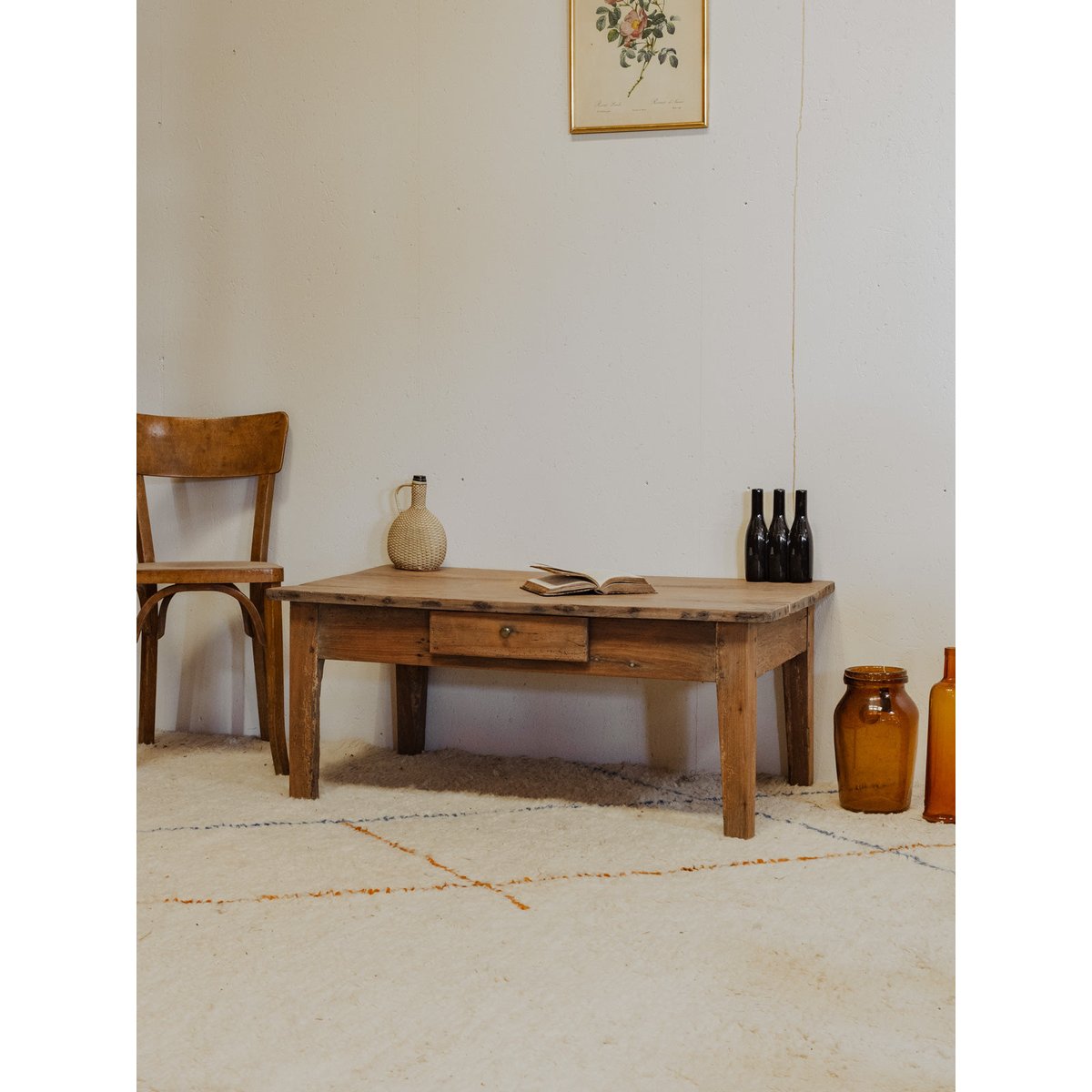 Table basse en noyer Léonie N°897 - Bon état bois clair, DEBONGOUT