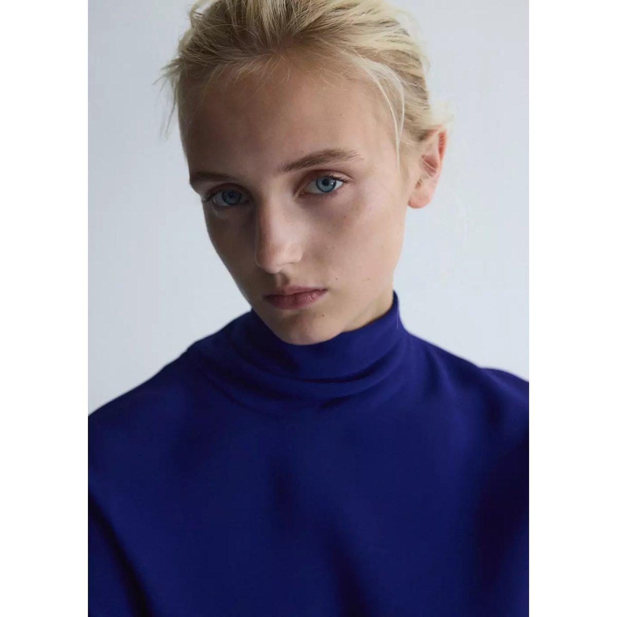Robe midi col montant bleu, MANGO