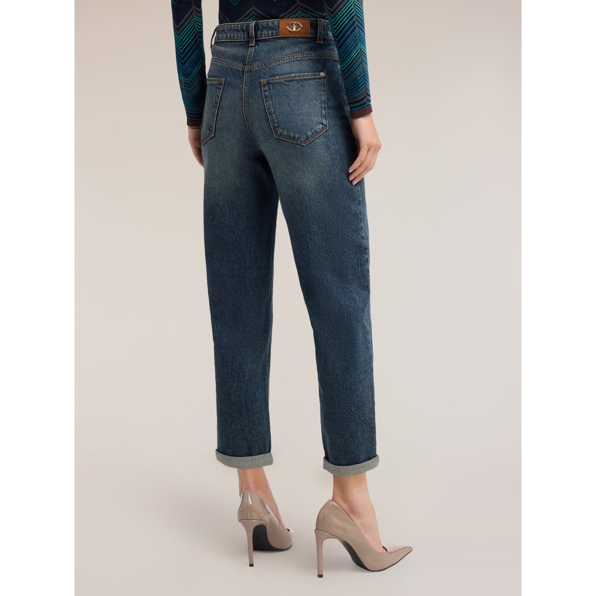 Jean boyfriend avec revers bleu, MOTIVI