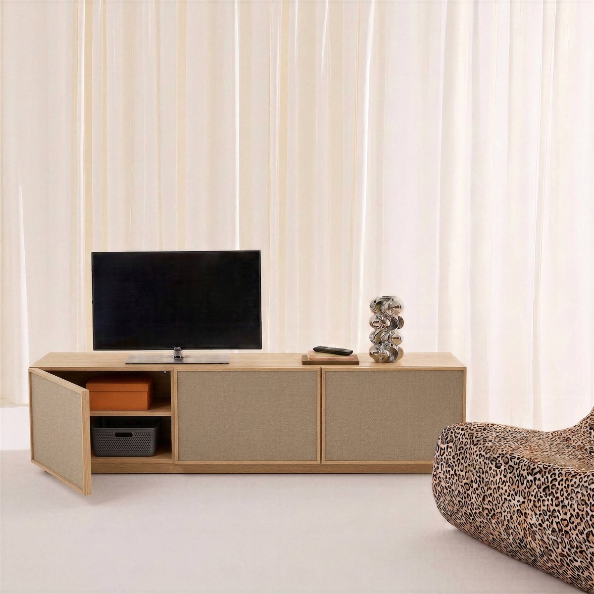 Meuble TV décor bois et tissu 3 portes 180cm KUBA naturel, SWEEEK