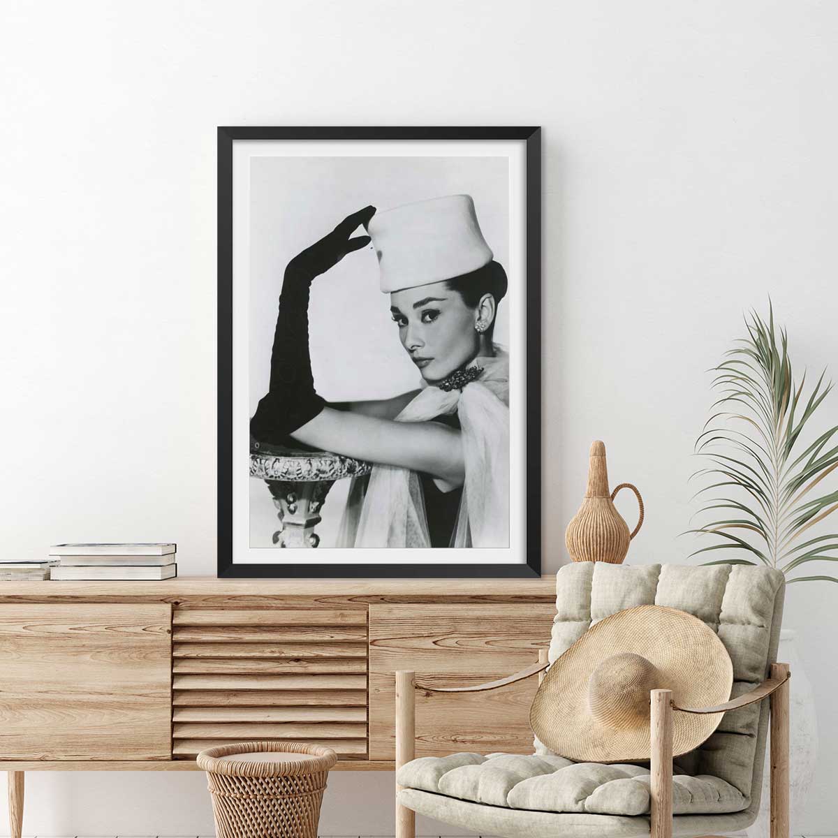 Affiche de film avec Audrey Hepburn affiche + cadre en bois - noir, HEXOA