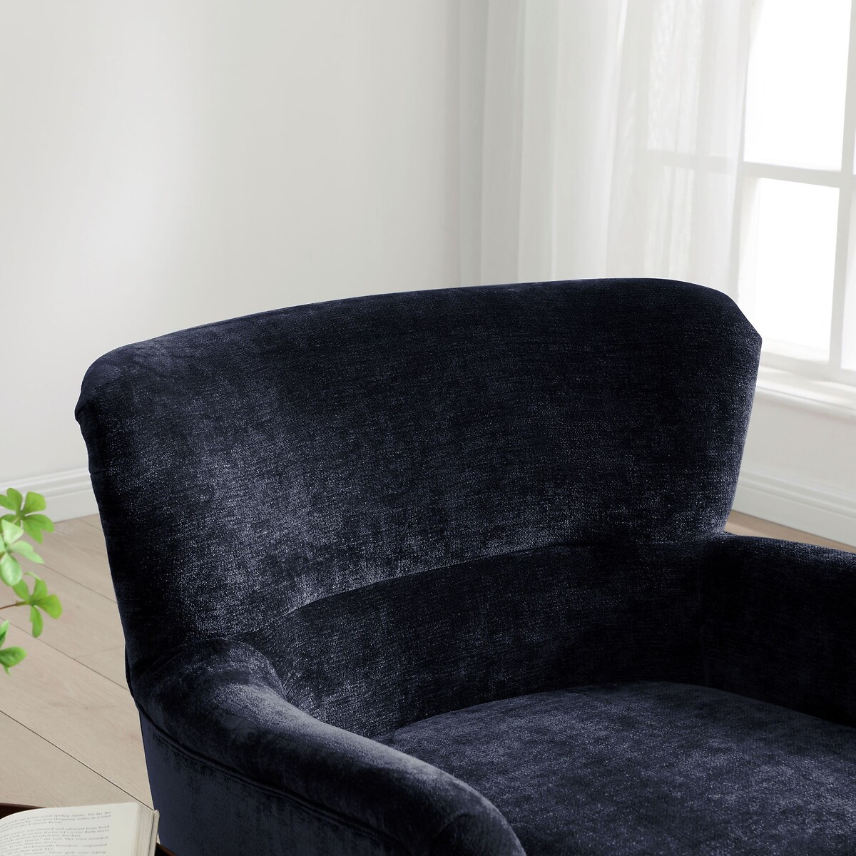 Rossa Chenille Wingback Armchair navy, ÉDITÉ