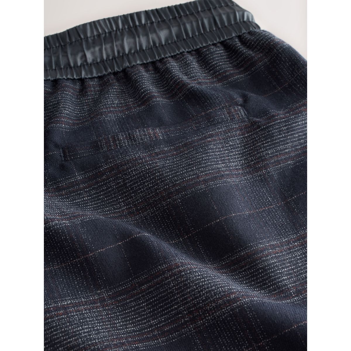 Pantalon large avec taille en satin bleu marine à carreaux, NEXT