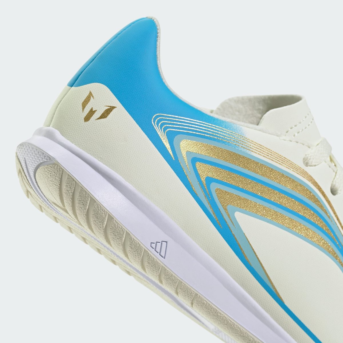 Chaussure De Football F50 Messi Club Indoor Enfants Chaussure De Football F50 Messi Club Indoor Enfants ivory / semi blue burst / icey blue, adidas Performance