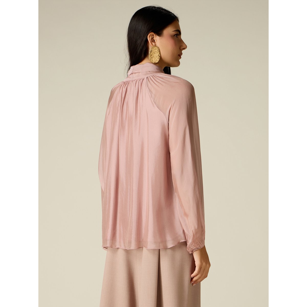 Blouse avec nœud rose, OLTRE