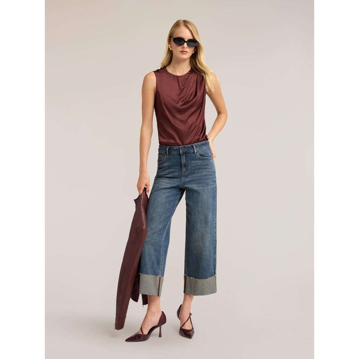 Top avec drapé asymétrique marron, MOTIVI