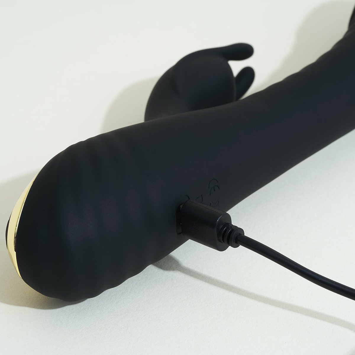 Vibromasseur Rabbit tapoteur ÖKI noir, BLACK EDITION