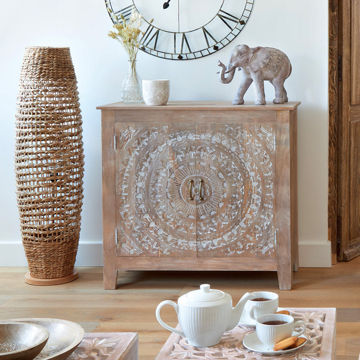 Buffet 2 portes bois de manguier sculpté main SHIREL beige, ATMOSPHERA