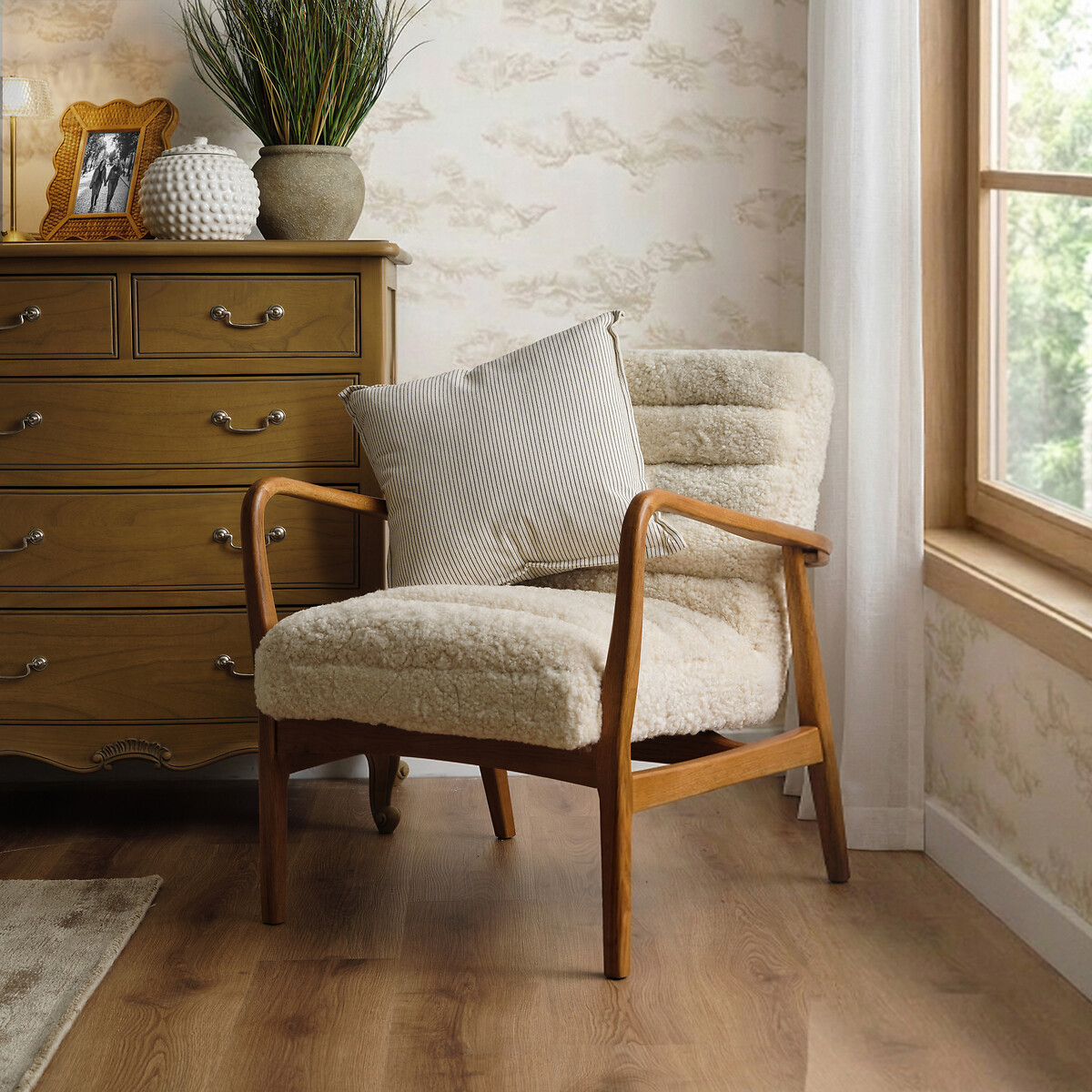 Fairfield Mid-Century Sheepskin Armchair with Solid Wood Frame cream, ÉDITÉ