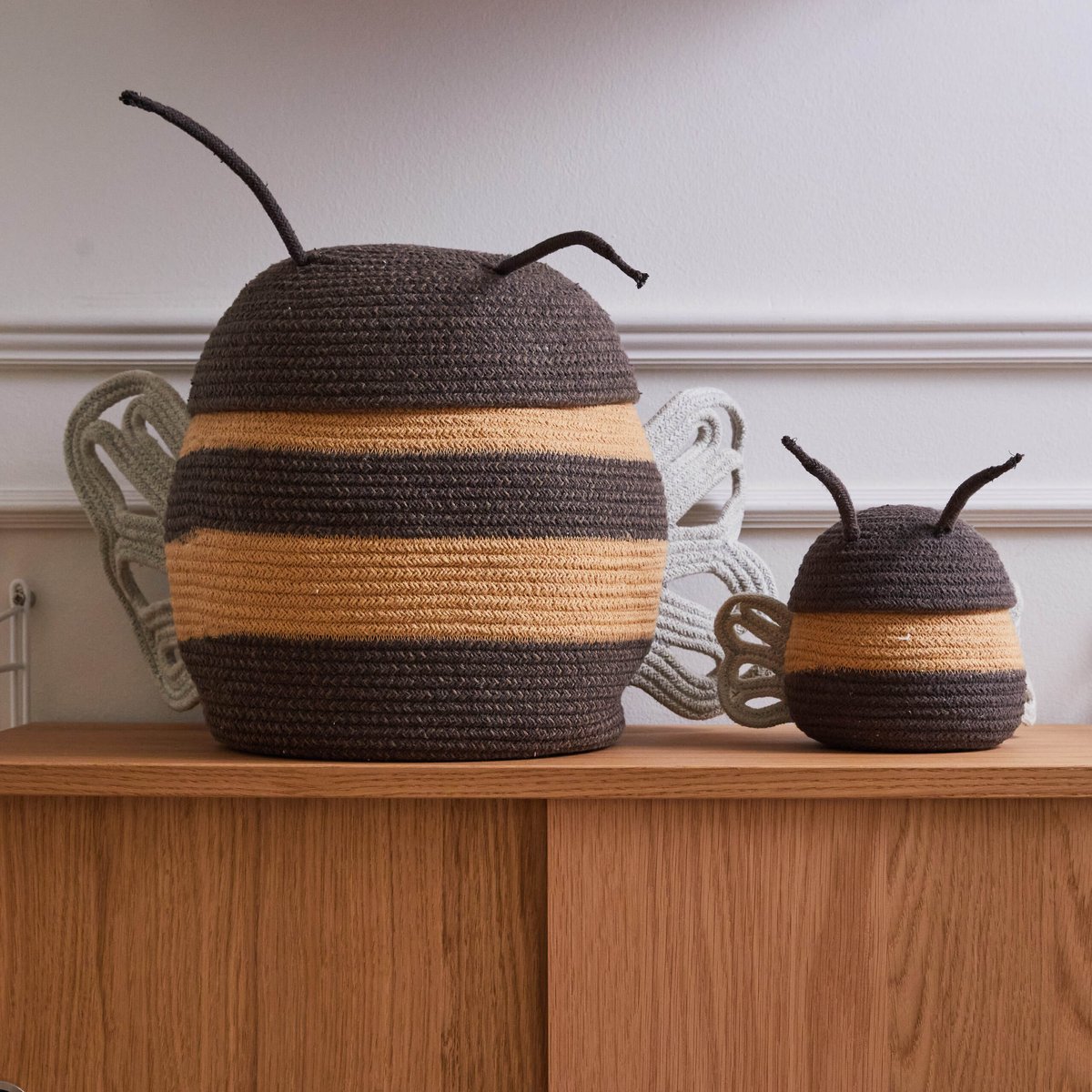 Panier Bébé abeille PLANET BEE noir, jaune, LORENA CANALS
