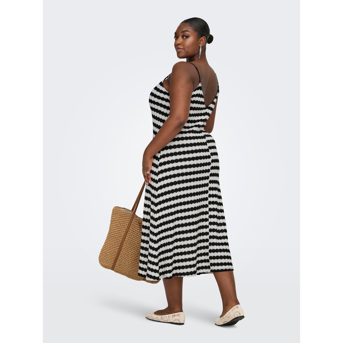 Robe black 1, ONLY CARMAKOMA