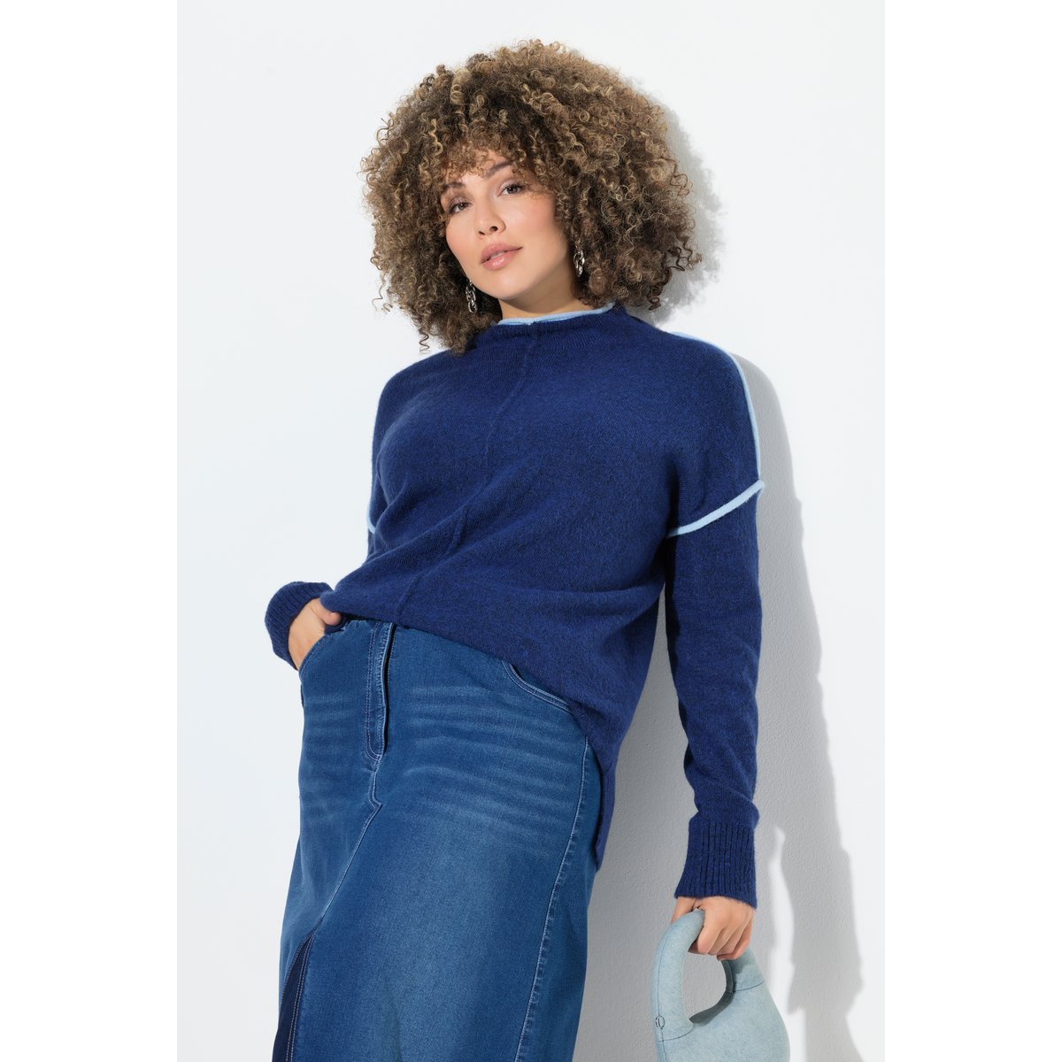 Pull oversize, bordures contrastantes bleu foncé, ULLA POPKEN