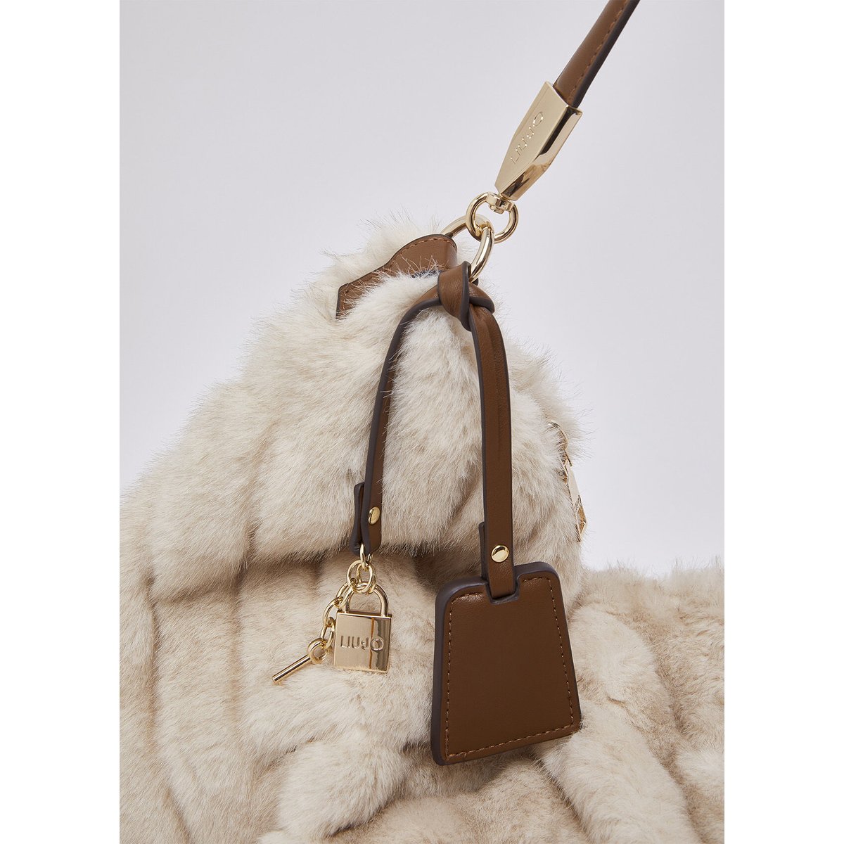 Sac grand format en imitation fourrure crème, LIU JO