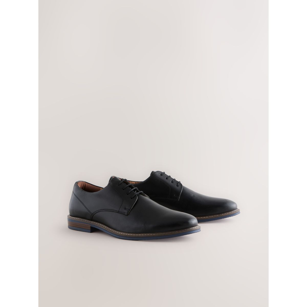 Chaussures derby en cuir avec semelle bleue noir, NEXT